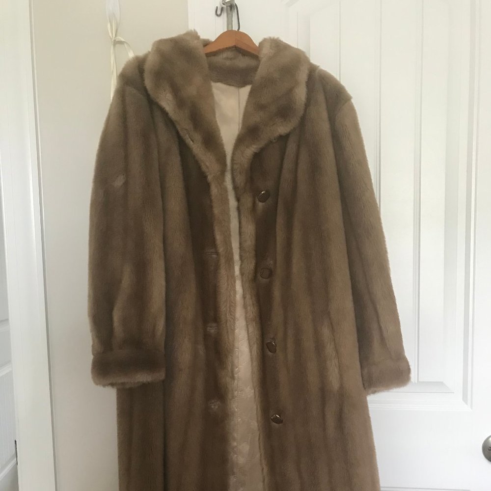 Vintage Mincara by Russell Taylor Womans Tan 3/4 length Faux Fur Coat